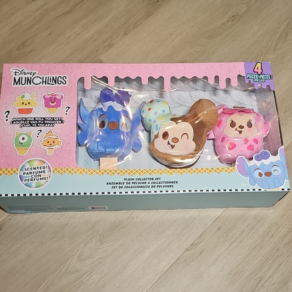 New In Box Disney Munchlings Plush Collector Set Scented 4 Piece